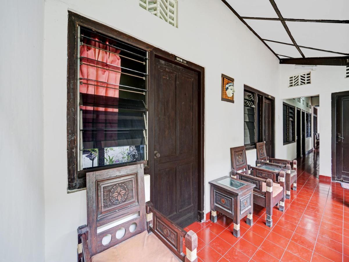 Oyo 90676 Oryza Hotel Yogyakarta Exterior foto