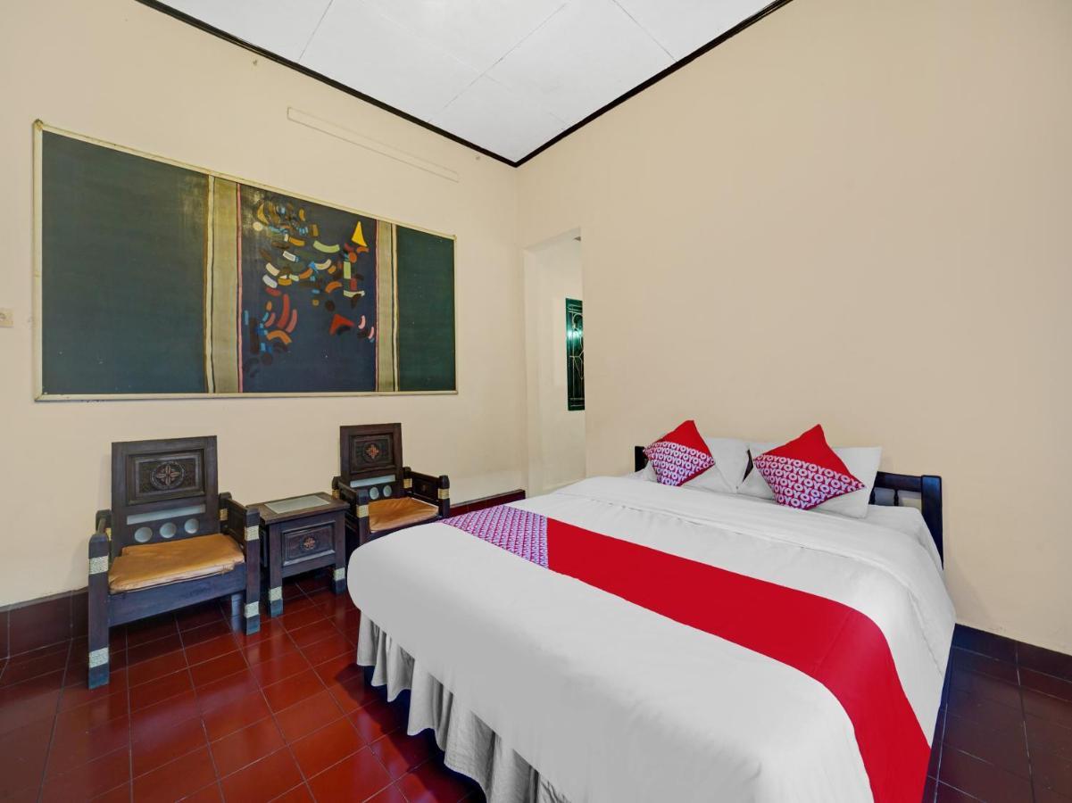 Oyo 90676 Oryza Hotel Yogyakarta Exterior foto