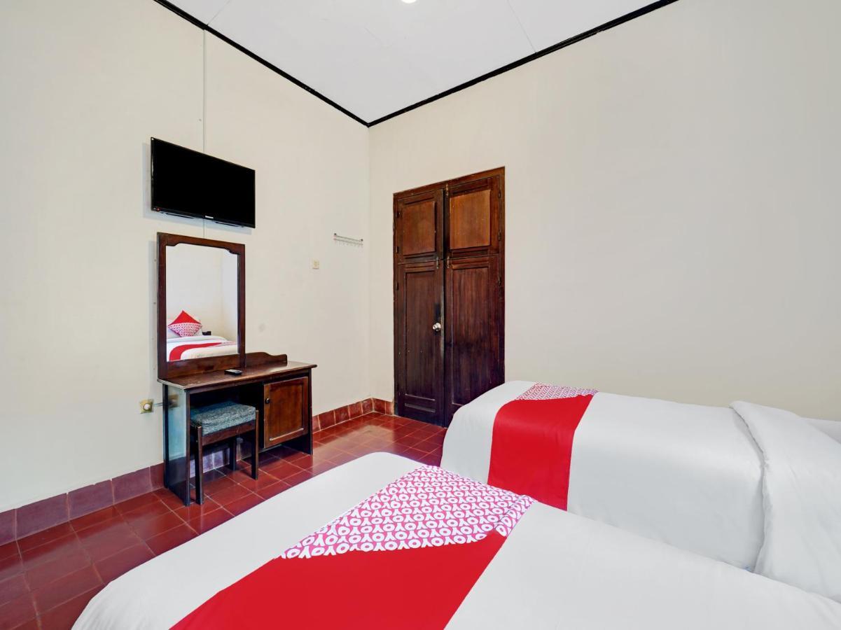 Oyo 90676 Oryza Hotel Yogyakarta Exterior foto