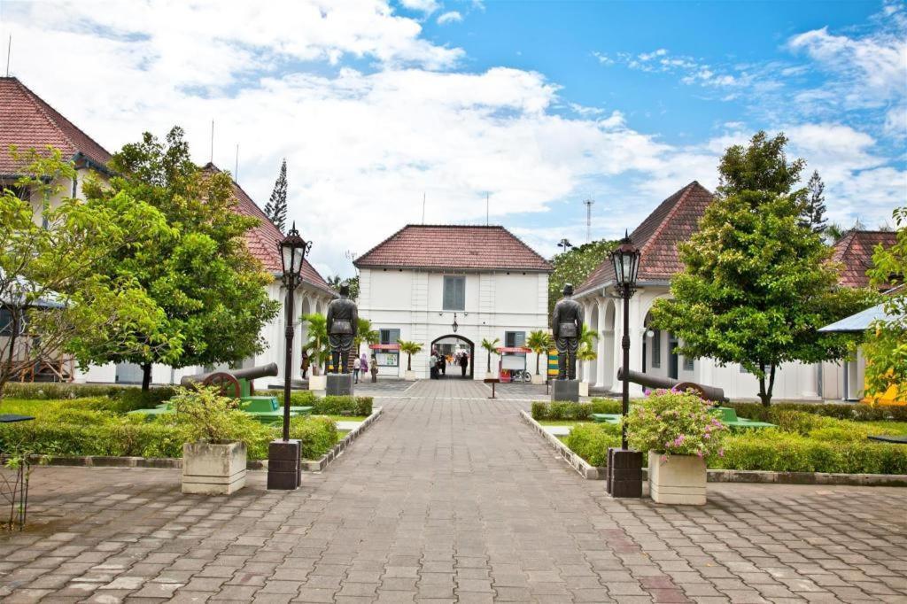 Oyo 90676 Oryza Hotel Yogyakarta Exterior foto