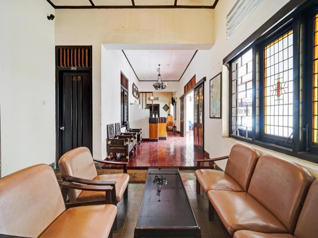 Oyo 90676 Oryza Hotel Yogyakarta Exterior foto